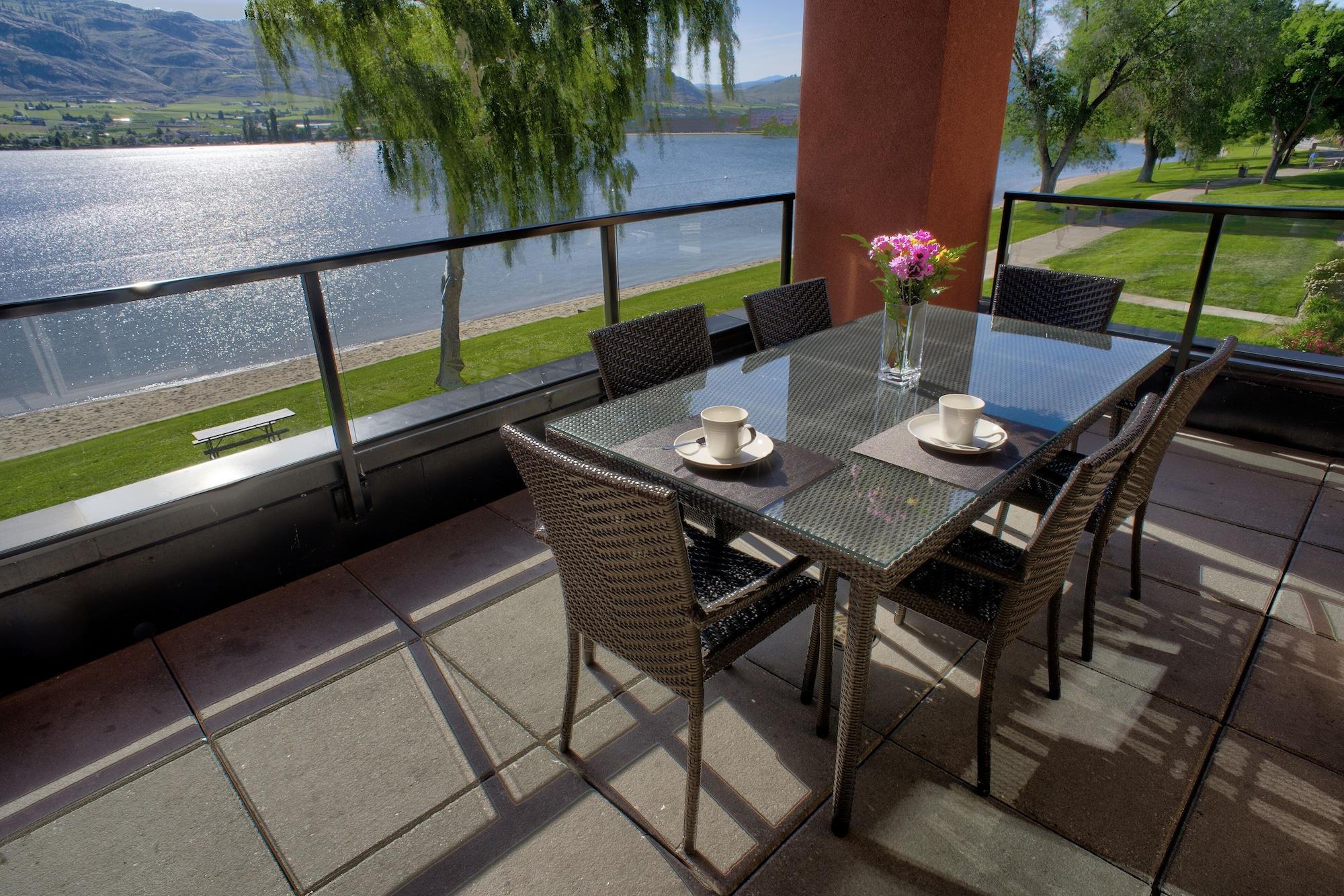 Watermark Beach Resort Osoyoos Exterior photo