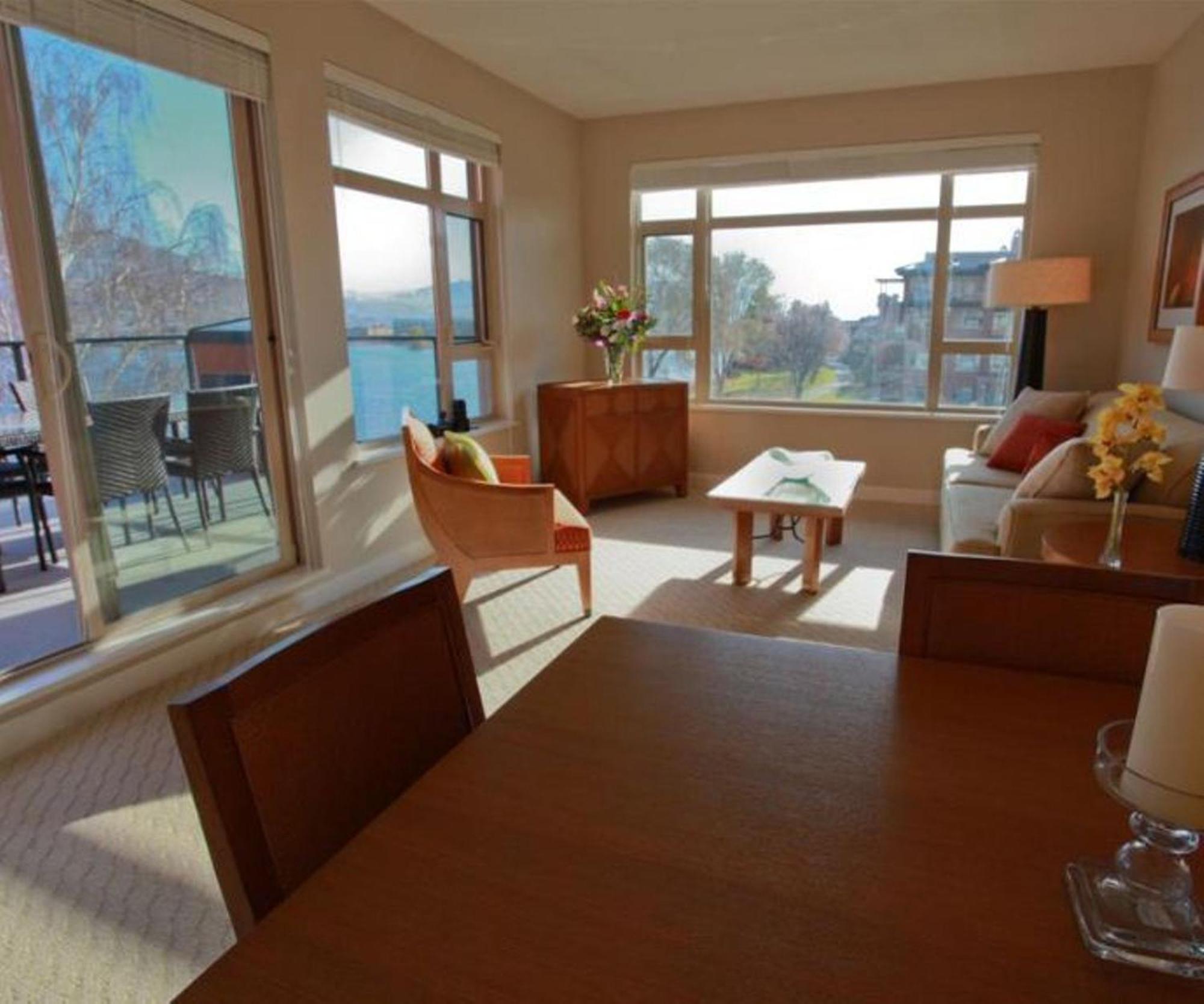 Watermark Beach Resort Osoyoos Exterior photo