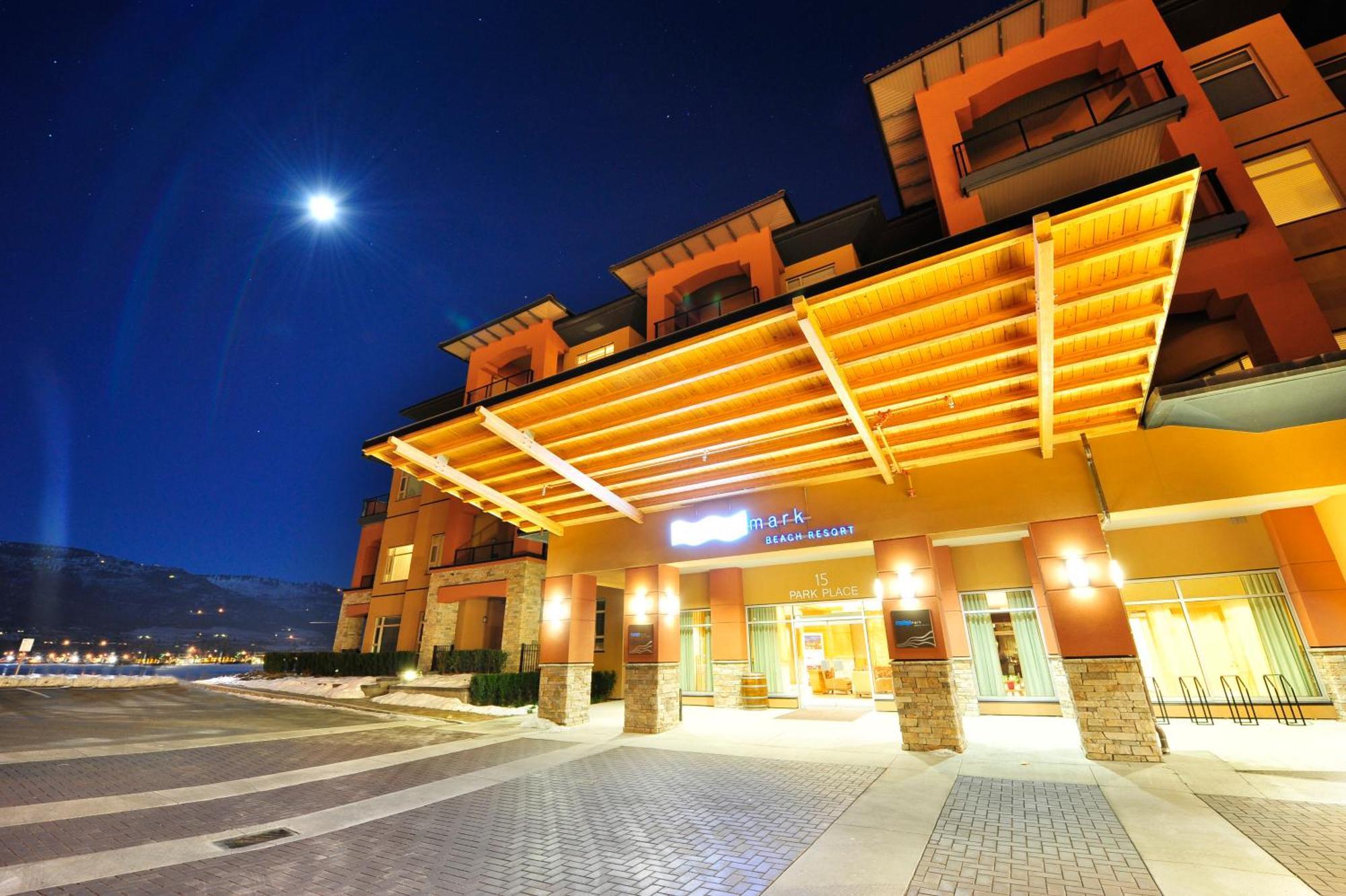 Watermark Beach Resort Osoyoos Exterior photo