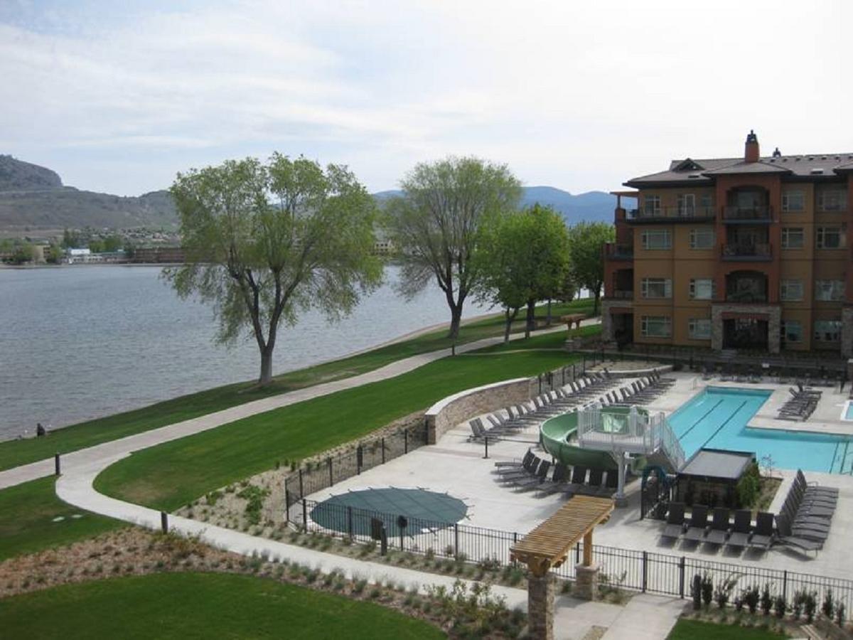 Watermark Beach Resort Osoyoos Exterior photo